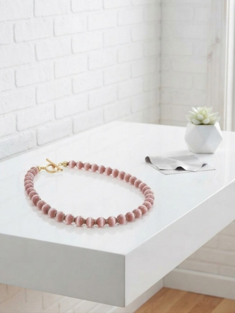 Pink Cat's Eye Beaded Toggle Necklace – Elegant Chatoyant Pink Pearl Glow,